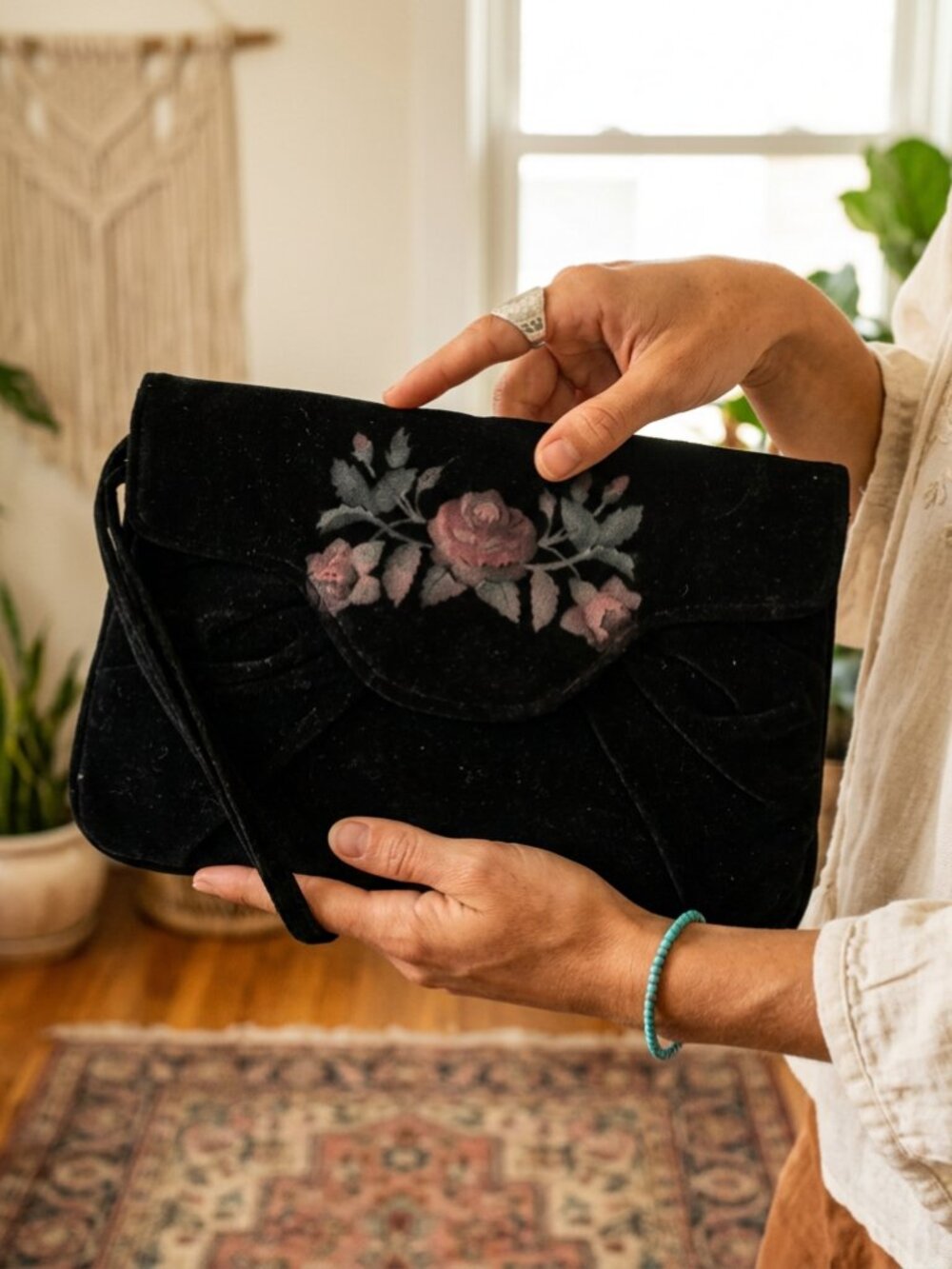 Vtg 70s Annie of California black velvet floral boho prairie clutch purse